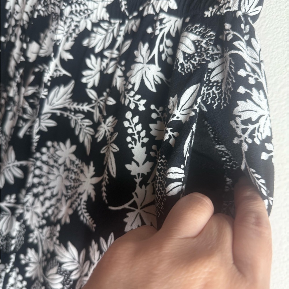 LOFT Black & White Floral Wide Leg Pants XS 100% Viscose - Picture 10 of 10